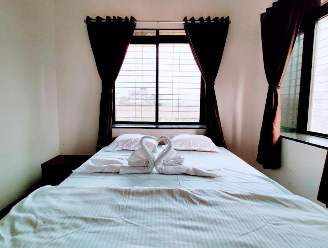 White Smoke Villa イガットプリ エクステリア 写真